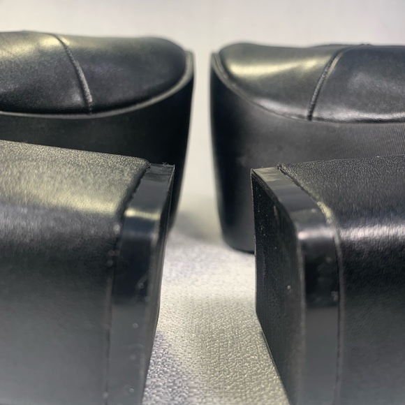 New black leather Mary Jane strappy 4” block heel three buckles rear zipper - Picture 11 of 16